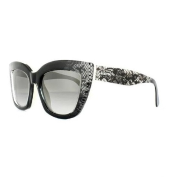 Valentino V710S 51-19 102-140 black and white faded lace cat eye sunglasses